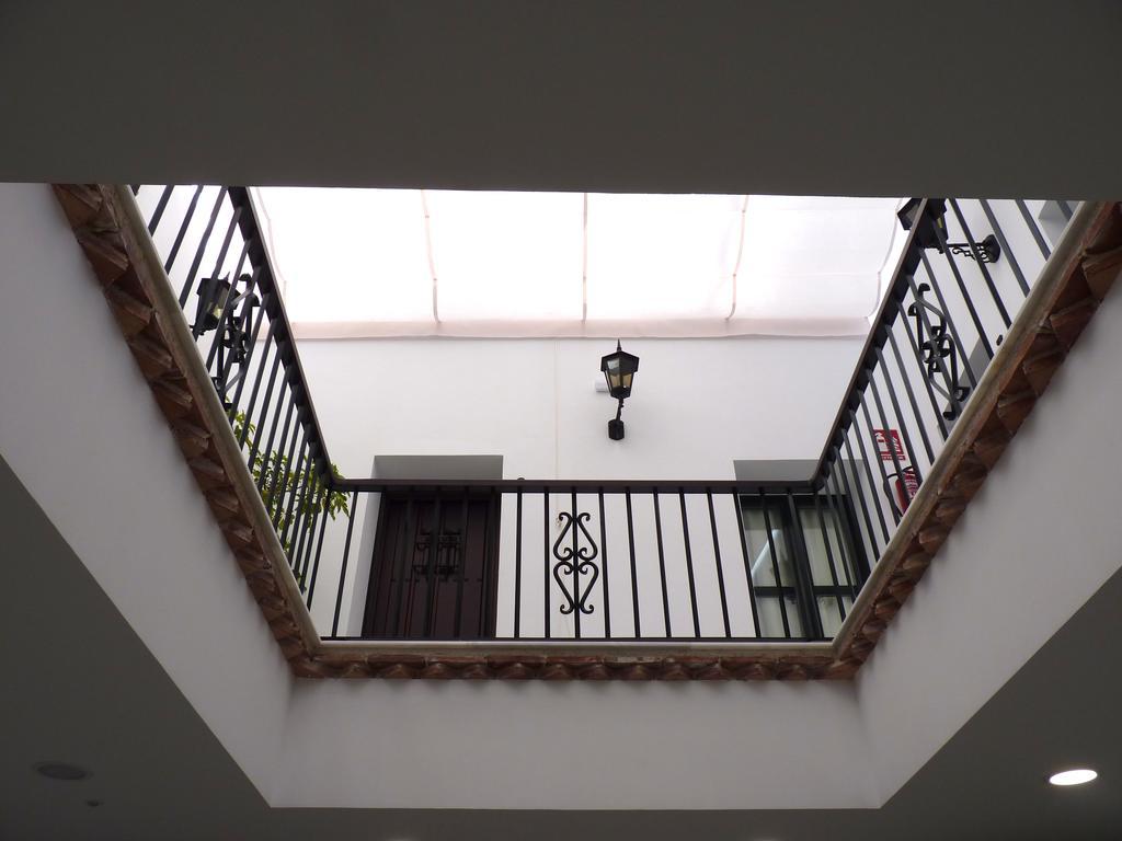 Hostal Boutique Casa La Laja Chiclana de la Frontera Bagian luar foto