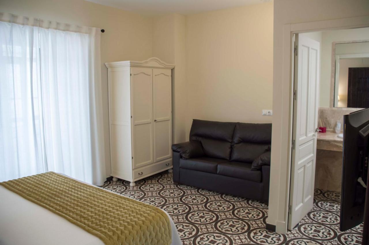 Hostal Boutique Casa La Laja Chiclana de la Frontera Bagian luar foto