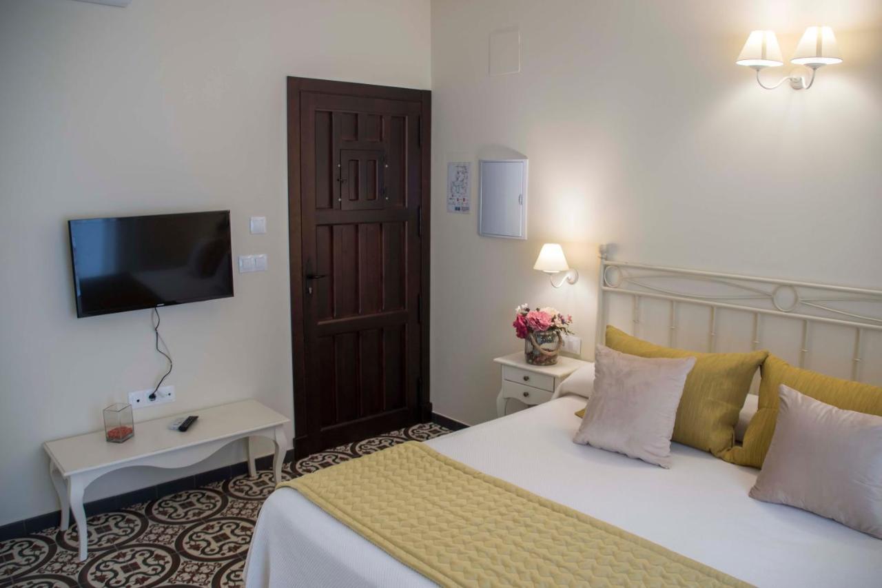 Hostal Boutique Casa La Laja Chiclana de la Frontera Bagian luar foto