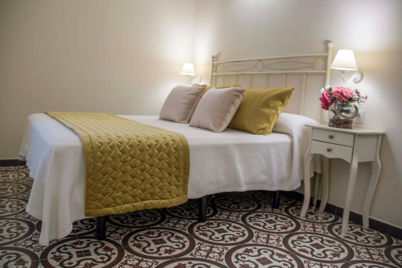 Hostal Boutique Casa La Laja Chiclana de la Frontera Bagian luar foto