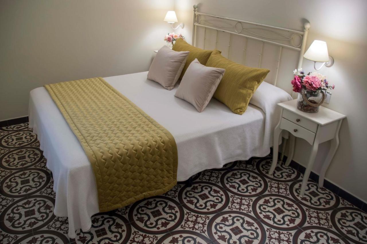 Hostal Boutique Casa La Laja Chiclana de la Frontera Bagian luar foto